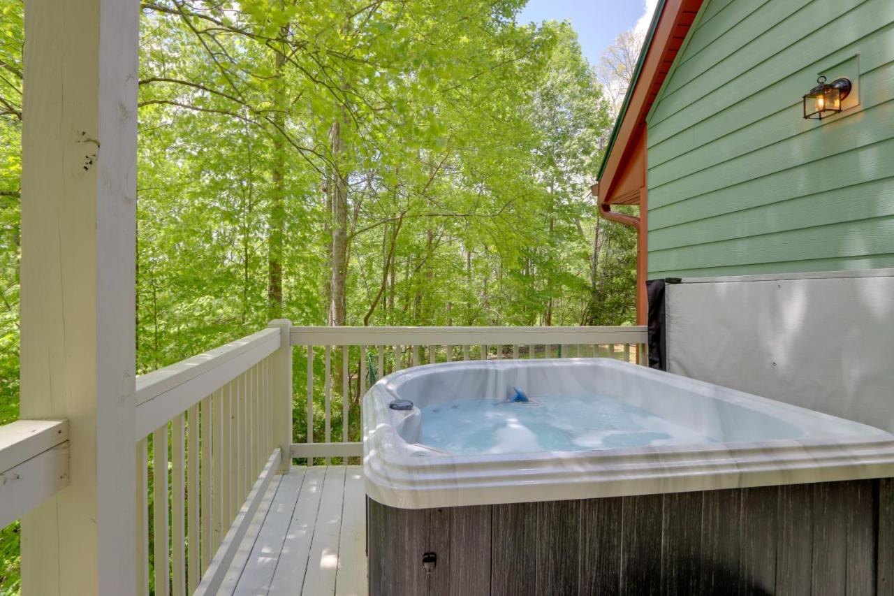 Vila Blue Ridge Getaway With Hot Tub And Seasonal View! Exteriér fotografie