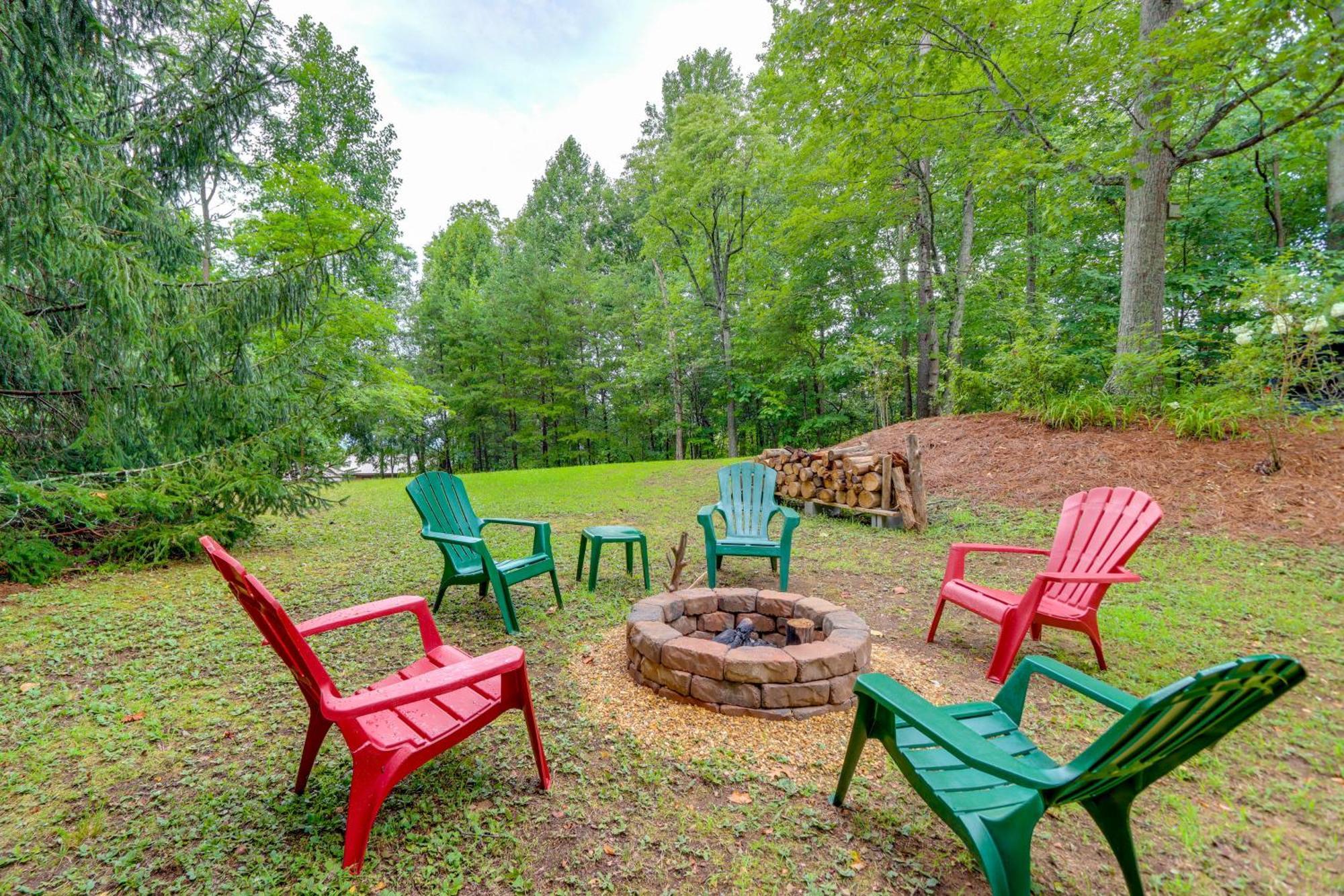 Vila Blue Ridge Getaway With Hot Tub And Seasonal View! Exteriér fotografie
