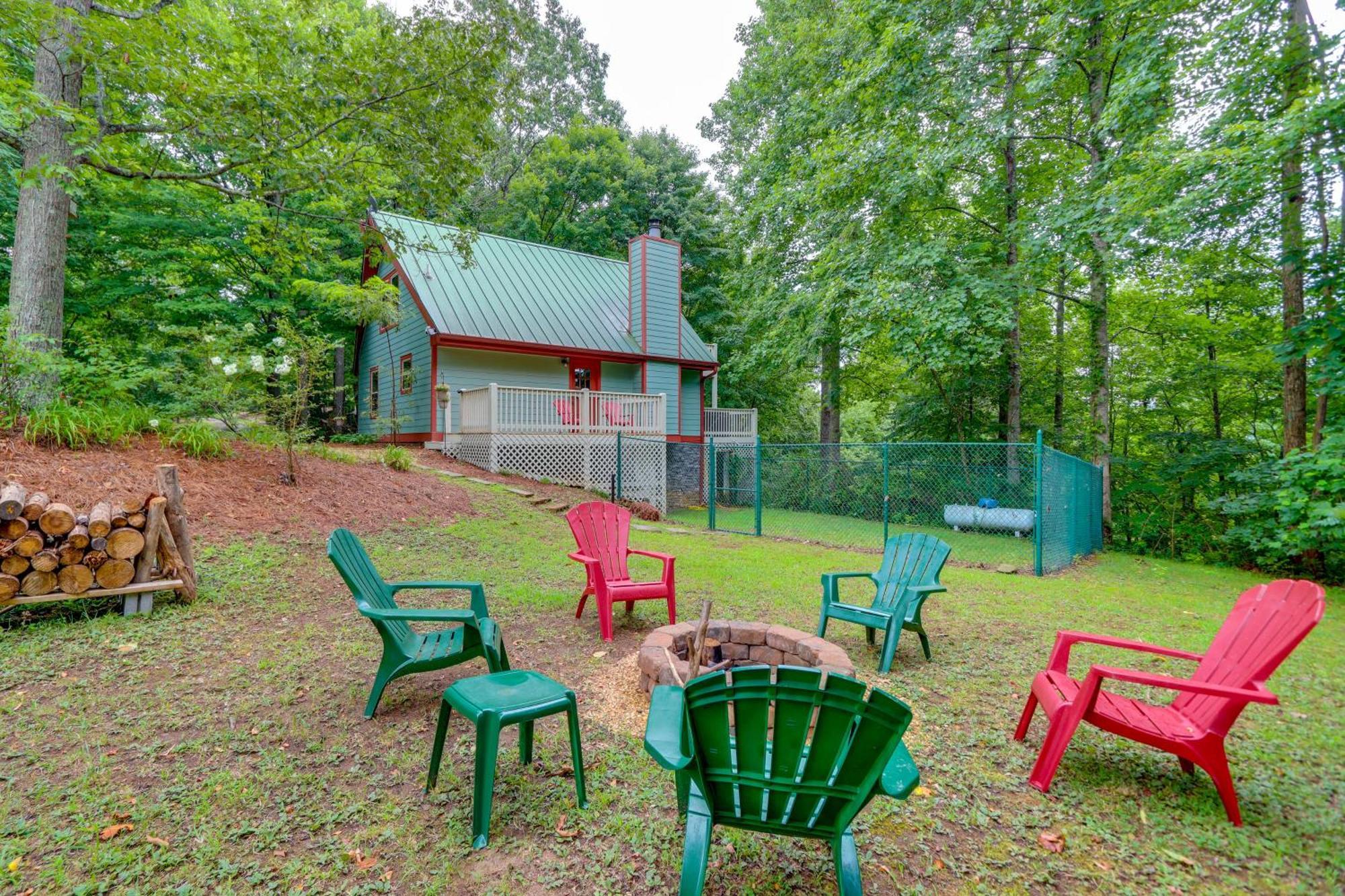 Vila Blue Ridge Getaway With Hot Tub And Seasonal View! Exteriér fotografie